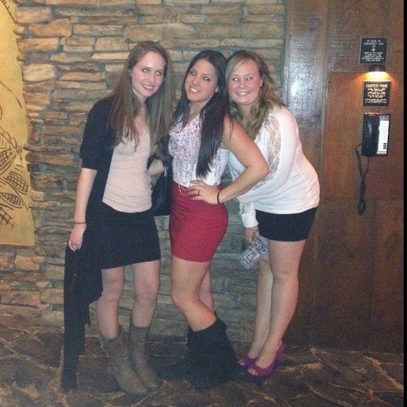 Red Ribbed Mini Skirt - Picture 7 of 8